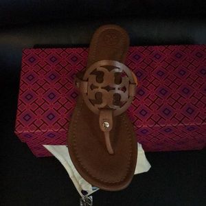 ⭐️⭐️BNIB Miller sandals⭐️⭐️